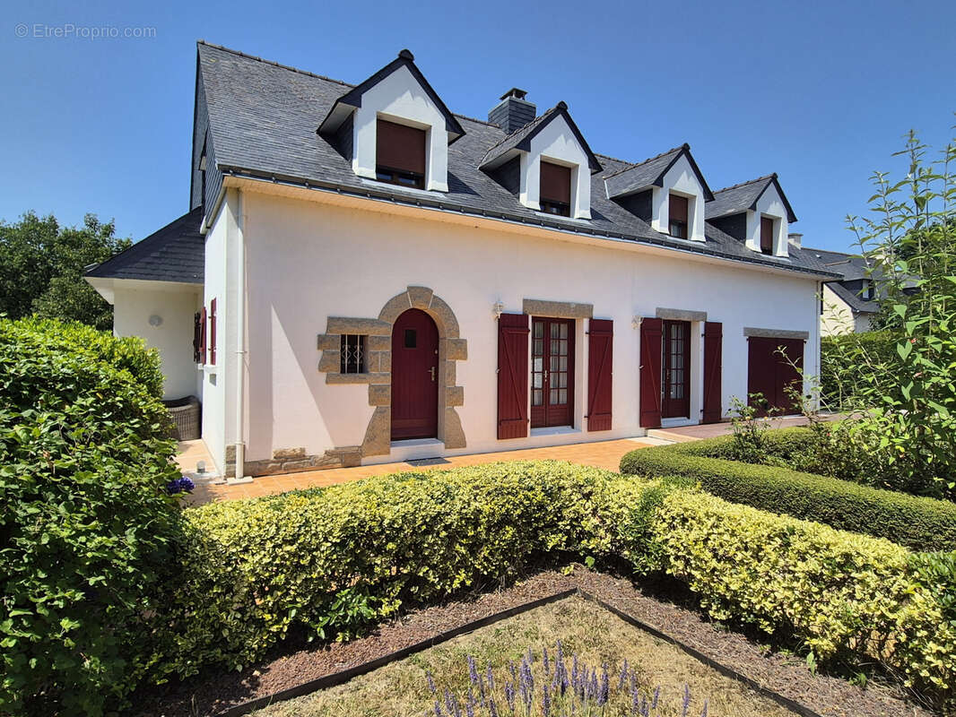 Maison à SURZUR