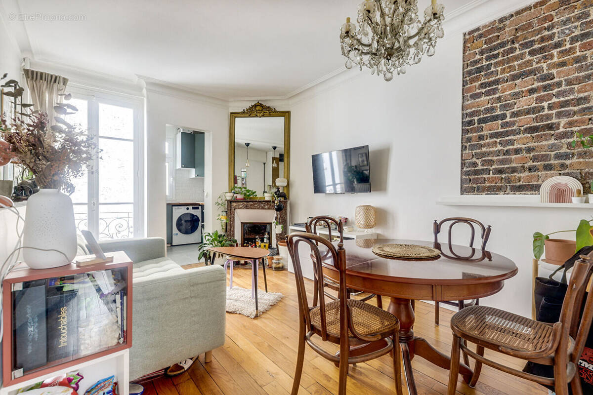 Appartement à PARIS-14E