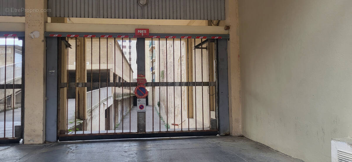 Parking à MARSEILLE-5E