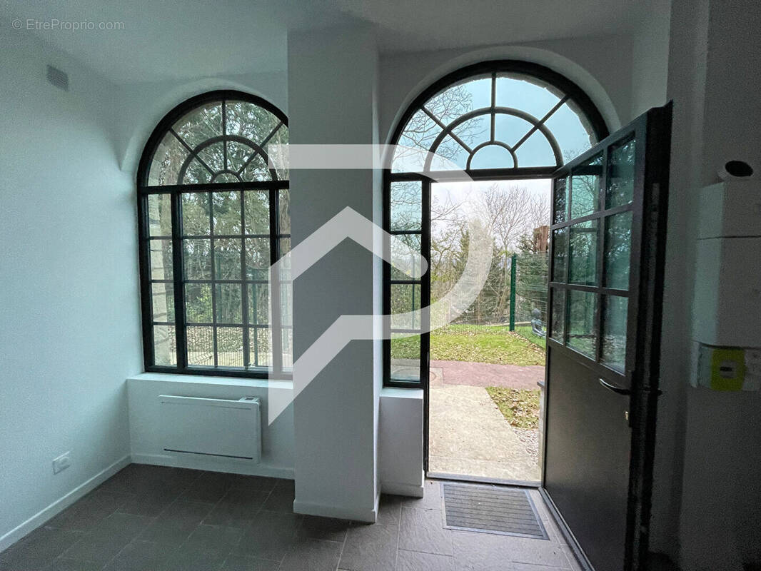 Appartement à PRESLES