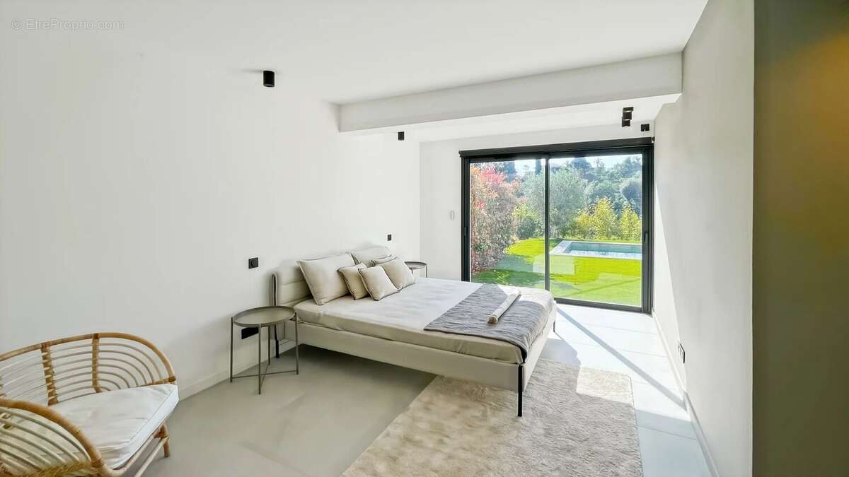 Maison à VALLAURIS