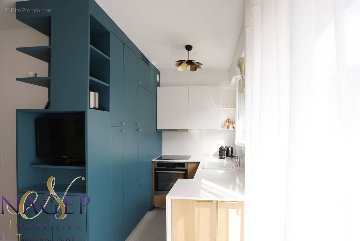 Appartement à PARIS-16E