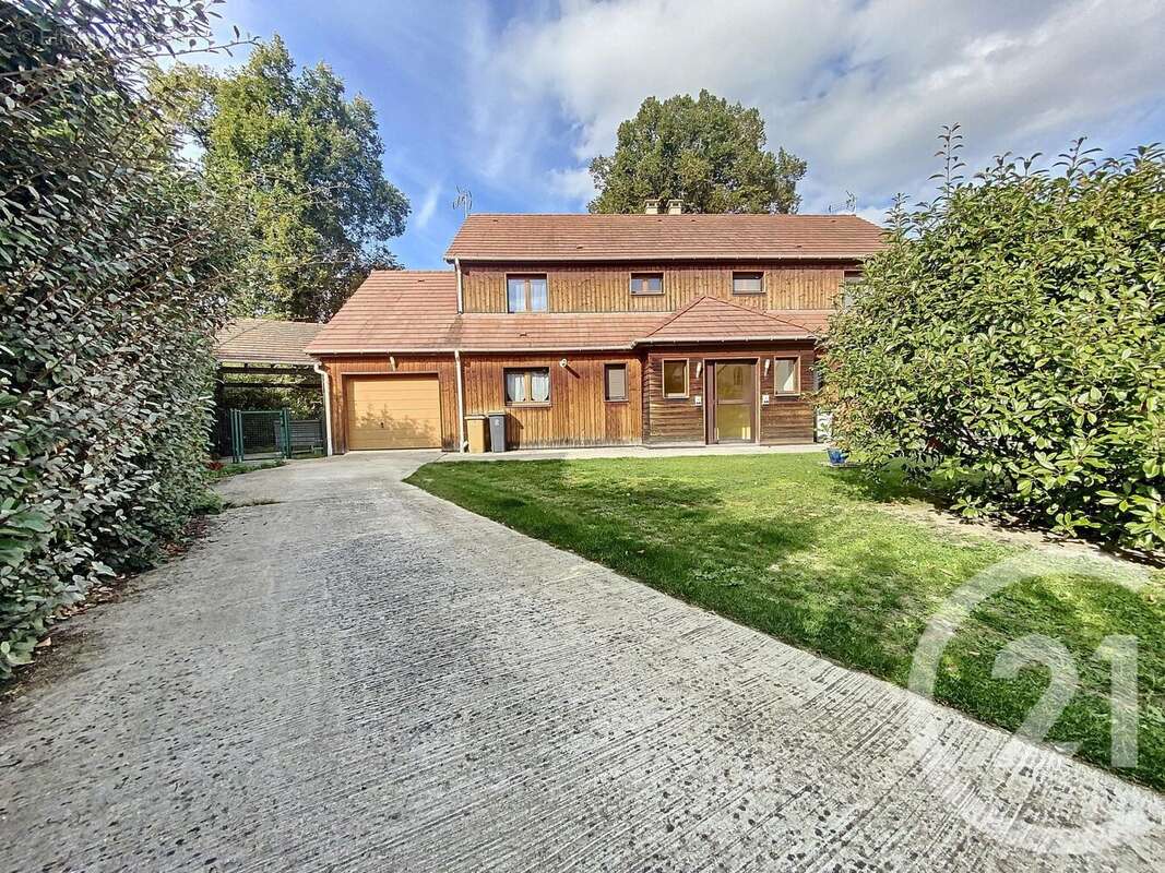Maison à SIVRY-COURTRY