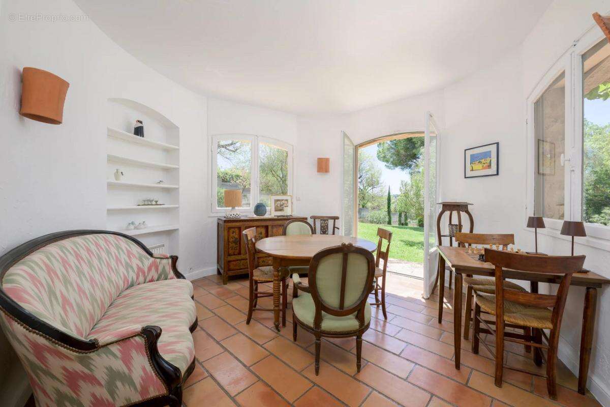 Maison à MOUGINS