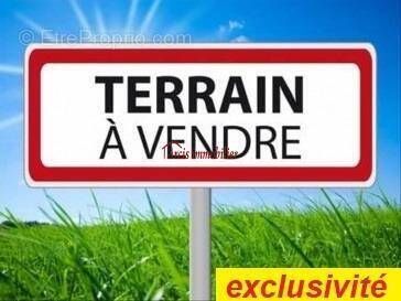 Terrain à PLEURS