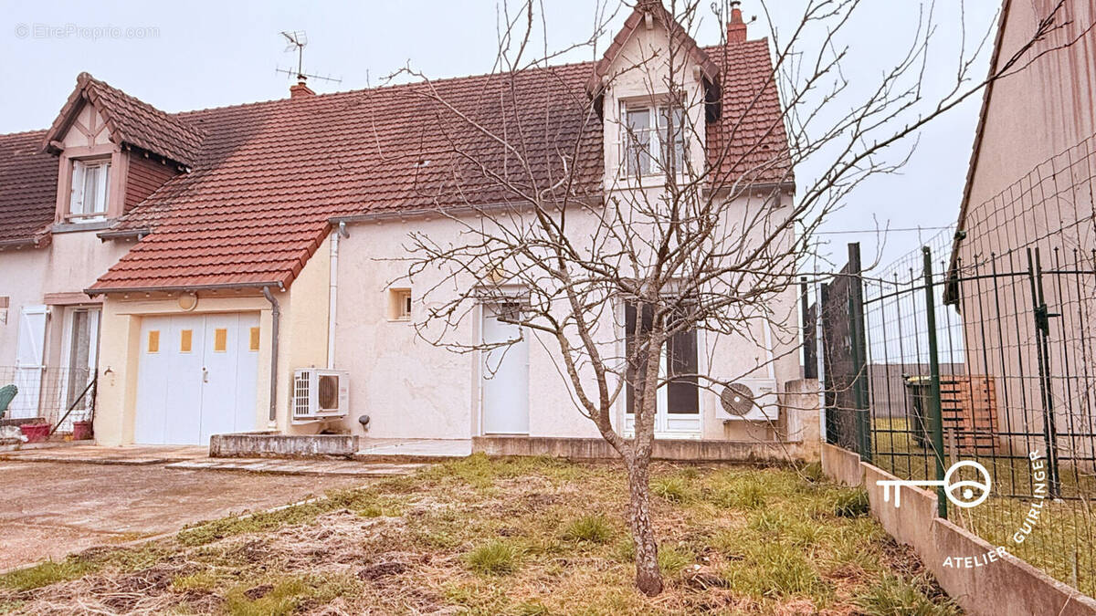 Maison à NEUNG-SUR-BEUVRON