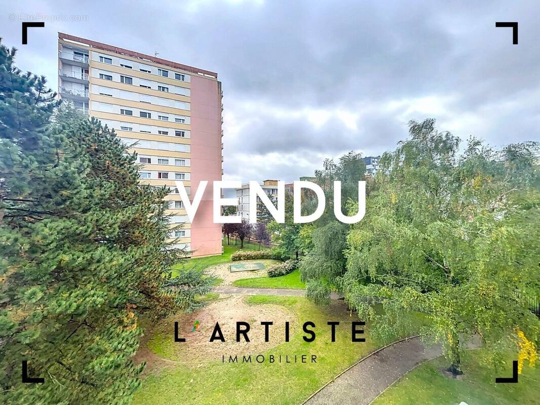 Appartement à SAINT-ETIENNE-DU-ROUVRAY