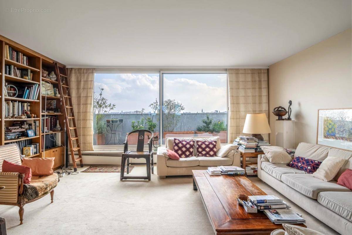 Appartement à PARIS-14E