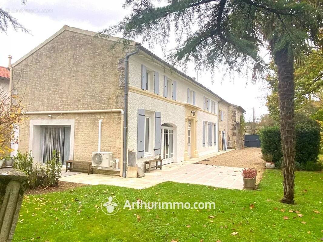 Maison à MATHA