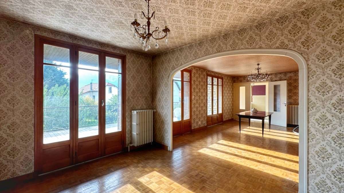 Maison à MOIRANS