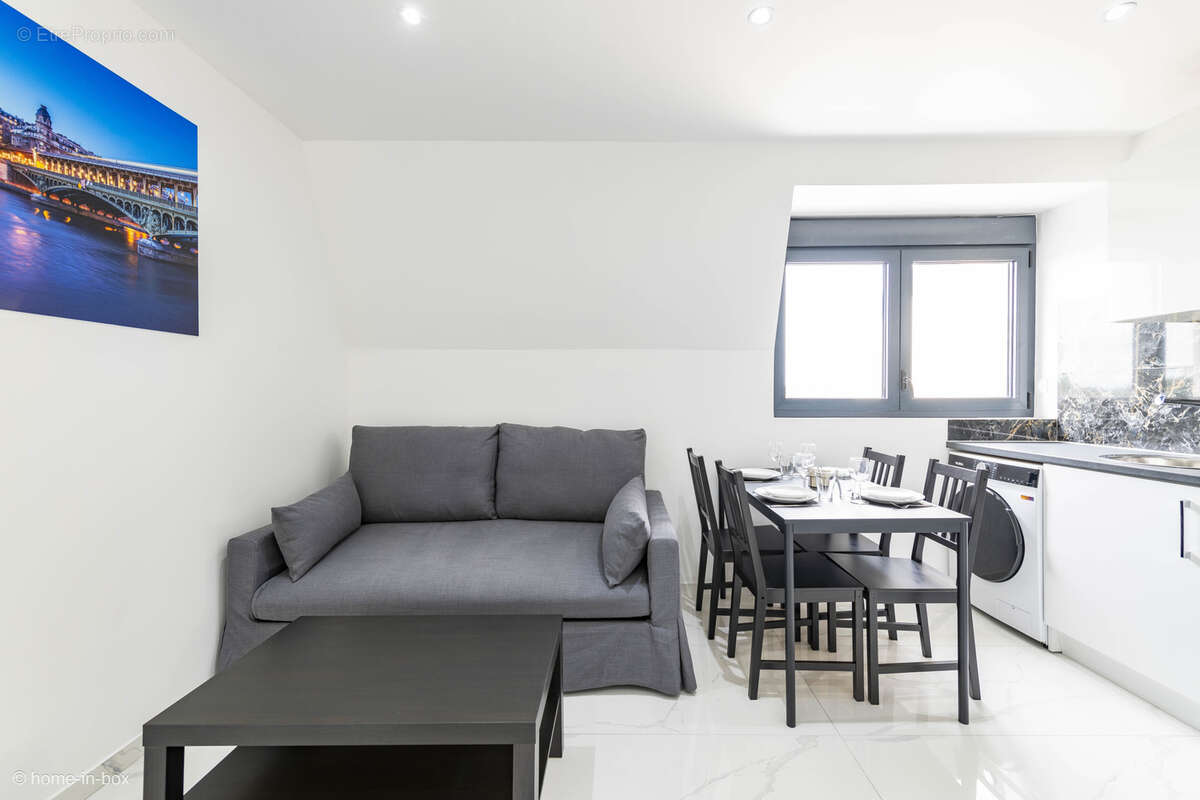 Appartement à PARAY-VIEILLE-POSTE