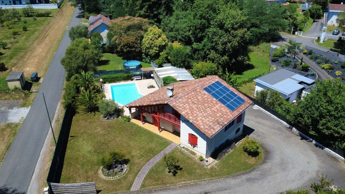 Maison à POUILLON