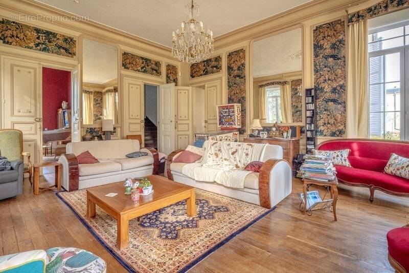 Maison à PLAIMPIED-GIVAUDINS