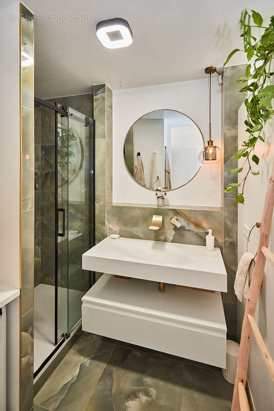 Appartement à PARIS-19E