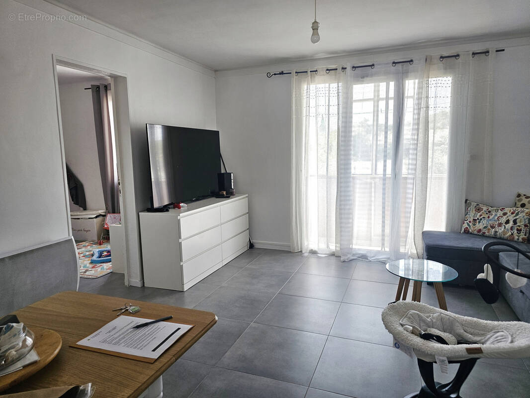 Appartement à PEYROLLES-EN-PROVENCE