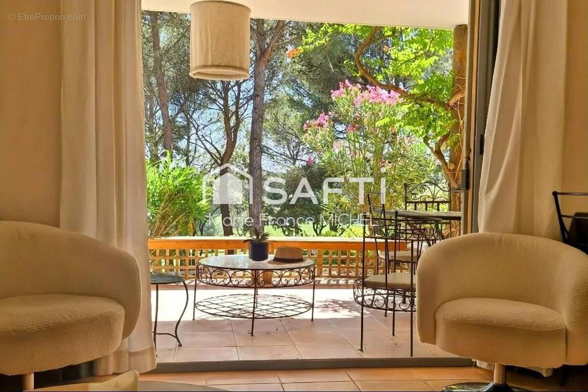 Photo 1 - Appartement à SAUMANE-DE-VAUCLUSE