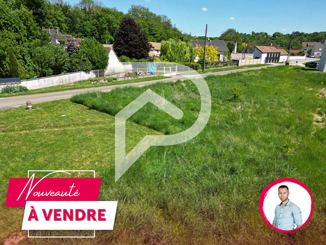 Terrain à BREVAL
