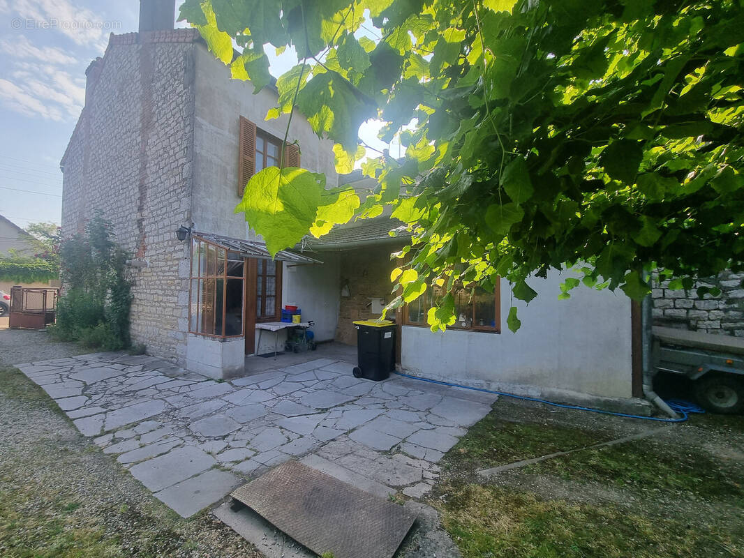 Maison à NUITS-SAINT-GEORGES