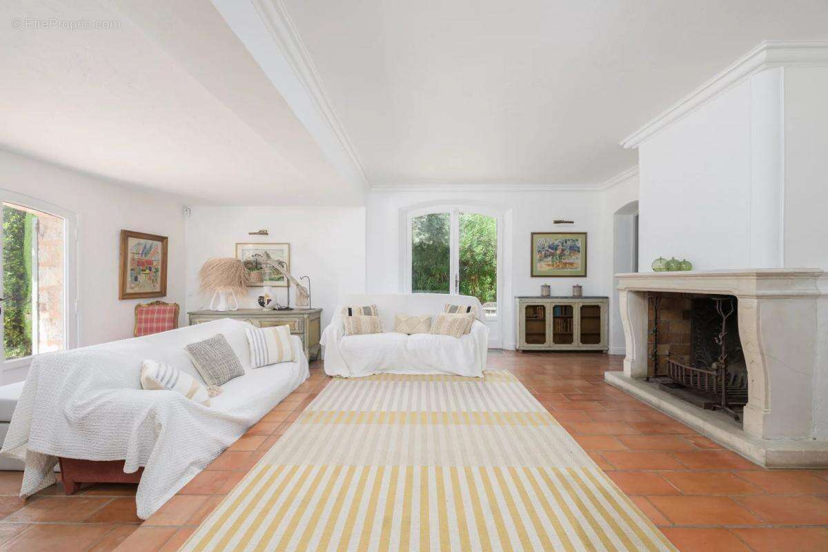 Maison à MOUGINS