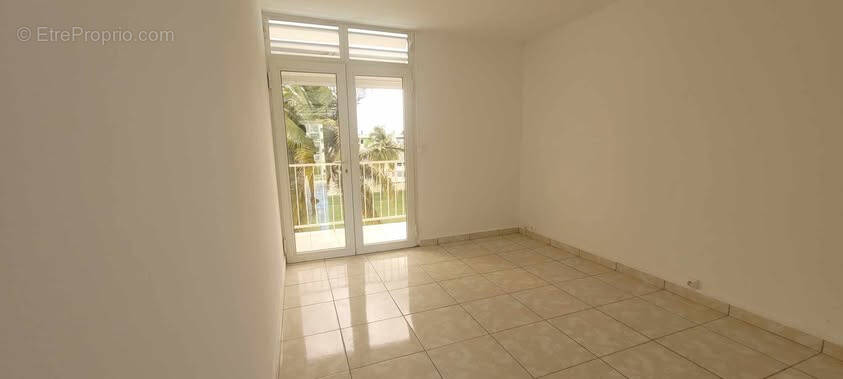 Appartement à LES ABYMES