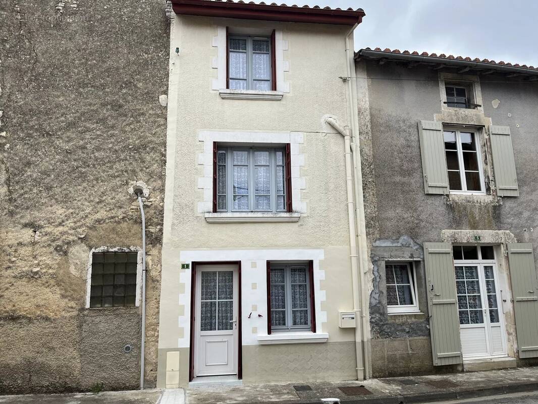 Maison à VERTEUIL-SUR-CHARENTE