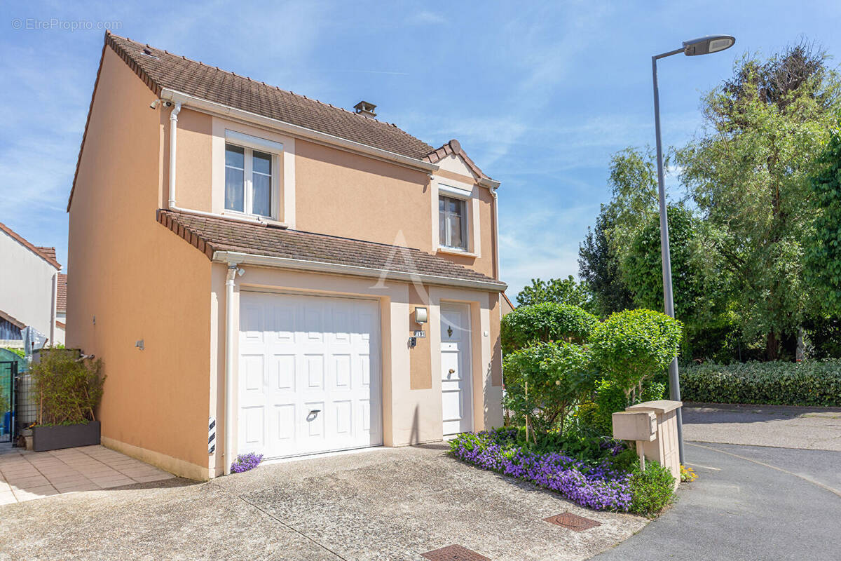 Maison à CHAMPS-SUR-MARNE