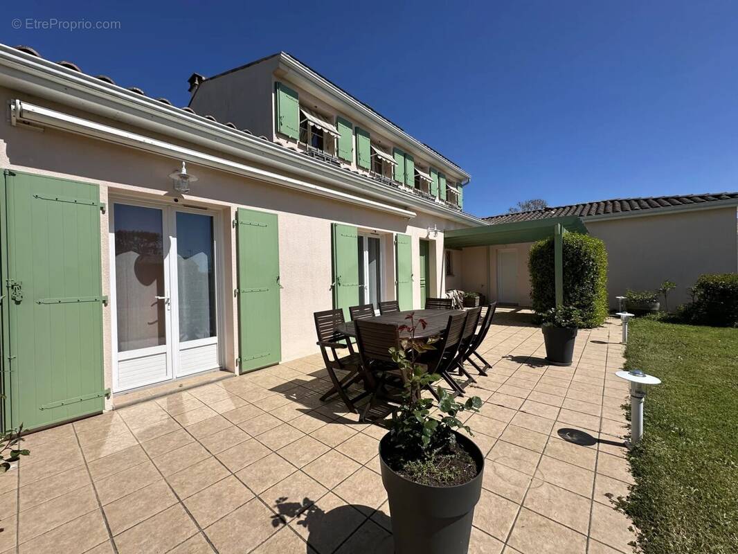 Maison à VAUX-SUR-MER