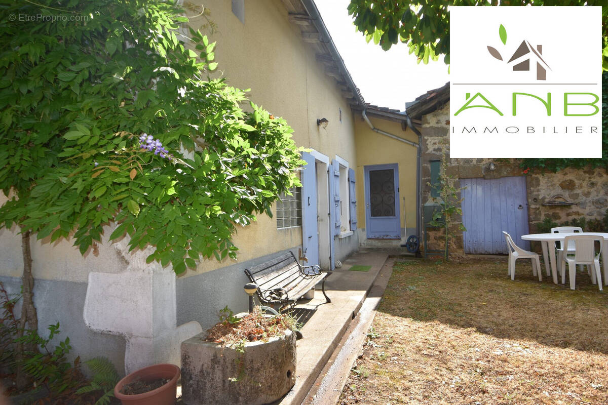 Maison à MONTBRON
