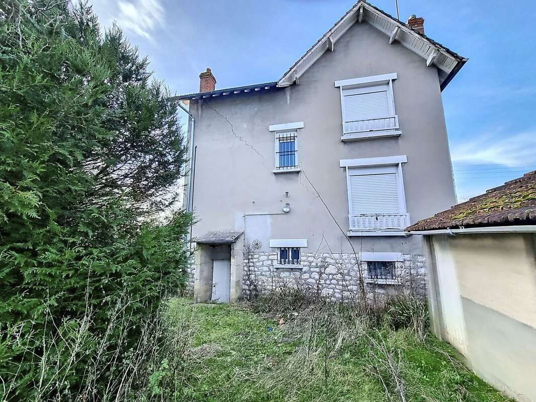 Maison à AMILLY