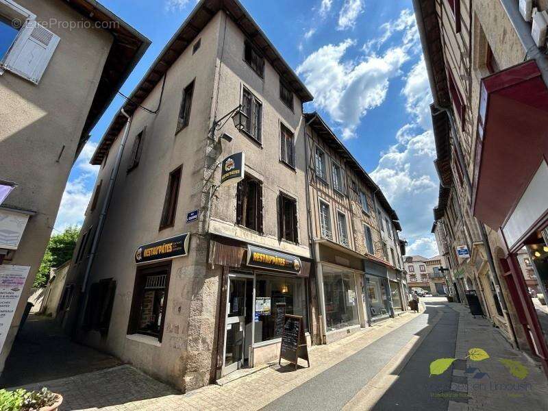 Appartement à SAINT-LEONARD-DE-NOBLAT