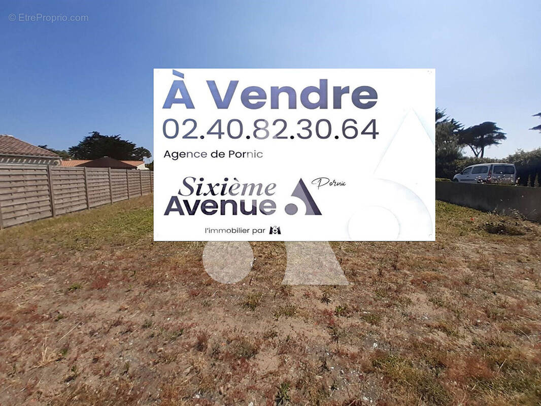 Terrain à LA PLAINE-SUR-MER