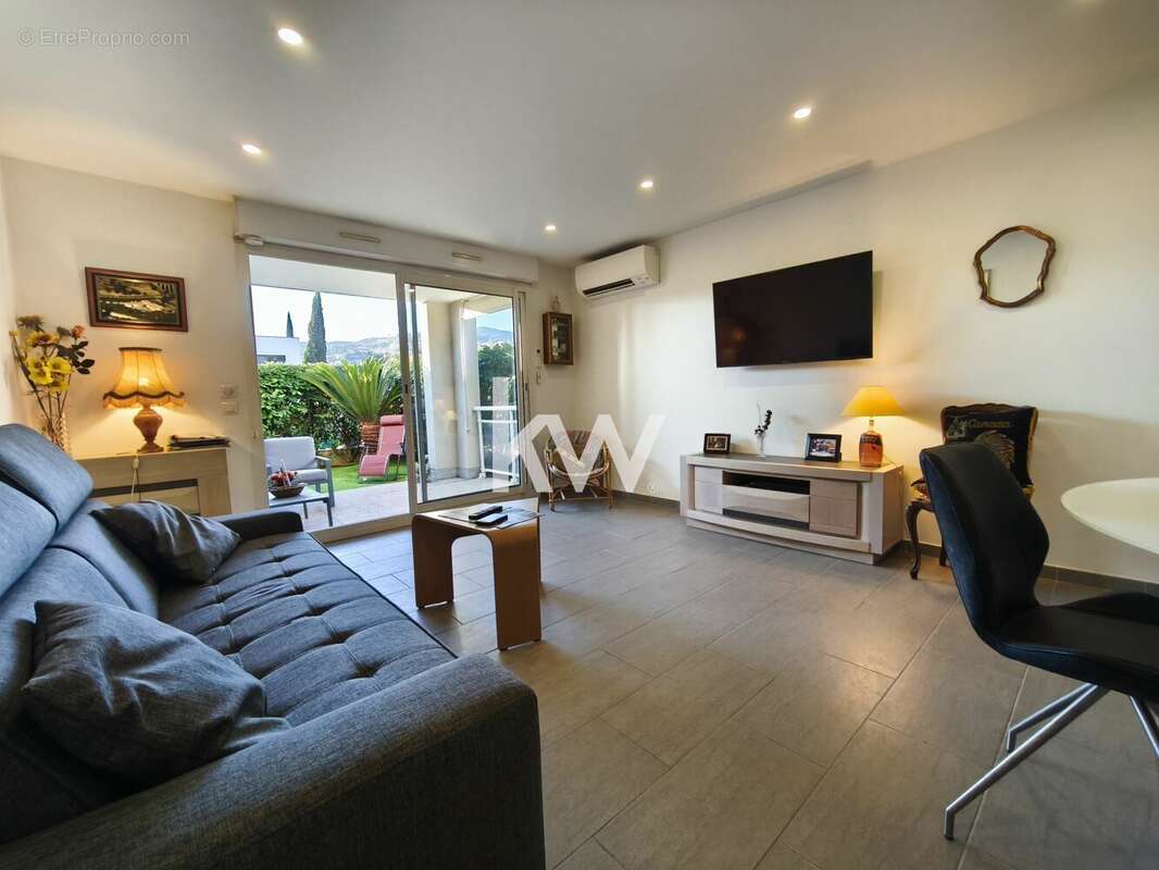 Appartement à MANDELIEU-LA-NAPOULE