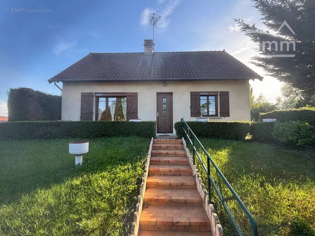Maison à SALIGNY-SUR-ROUDON