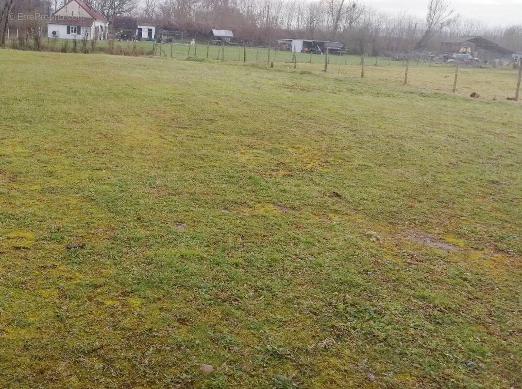 Terrain à NEVERS