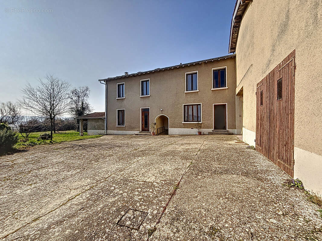 Maison à COMMUNAY