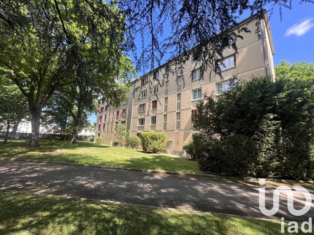 Photo 1 - Appartement à SAINTE-GENEVIEVE-DES-BOIS