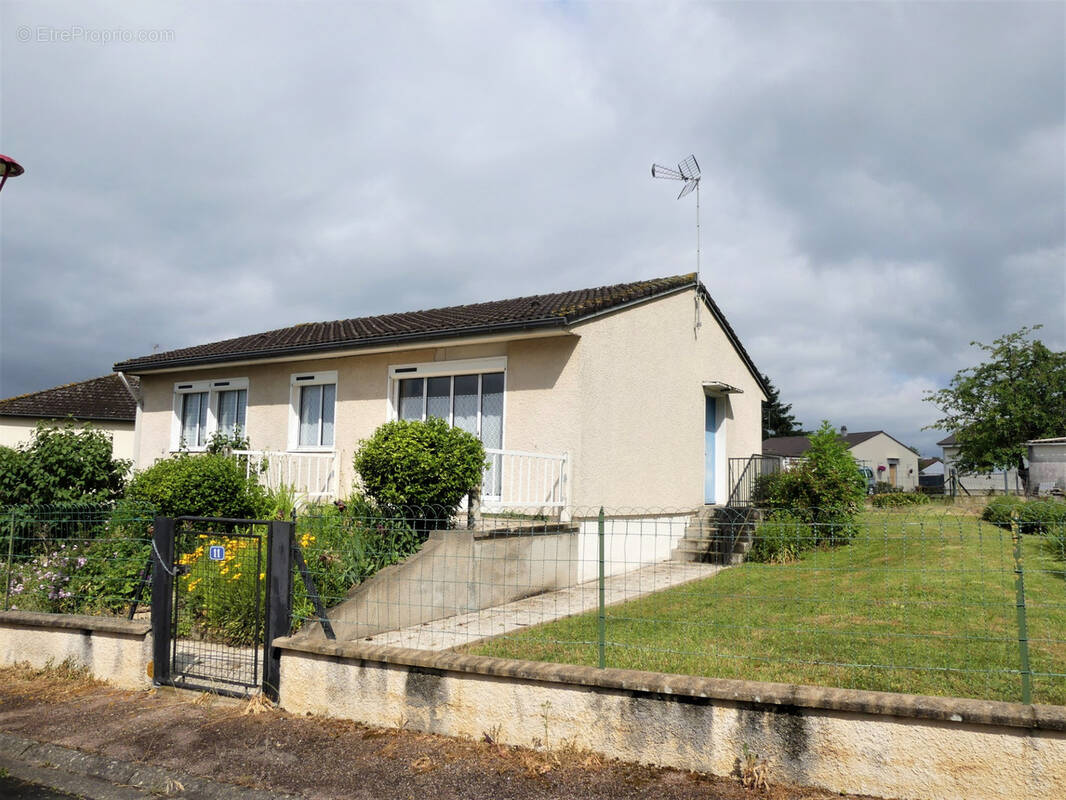 Maison à MAGNY-COURS