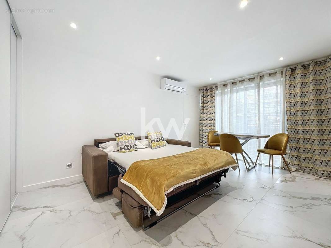 Appartement à VALLAURIS