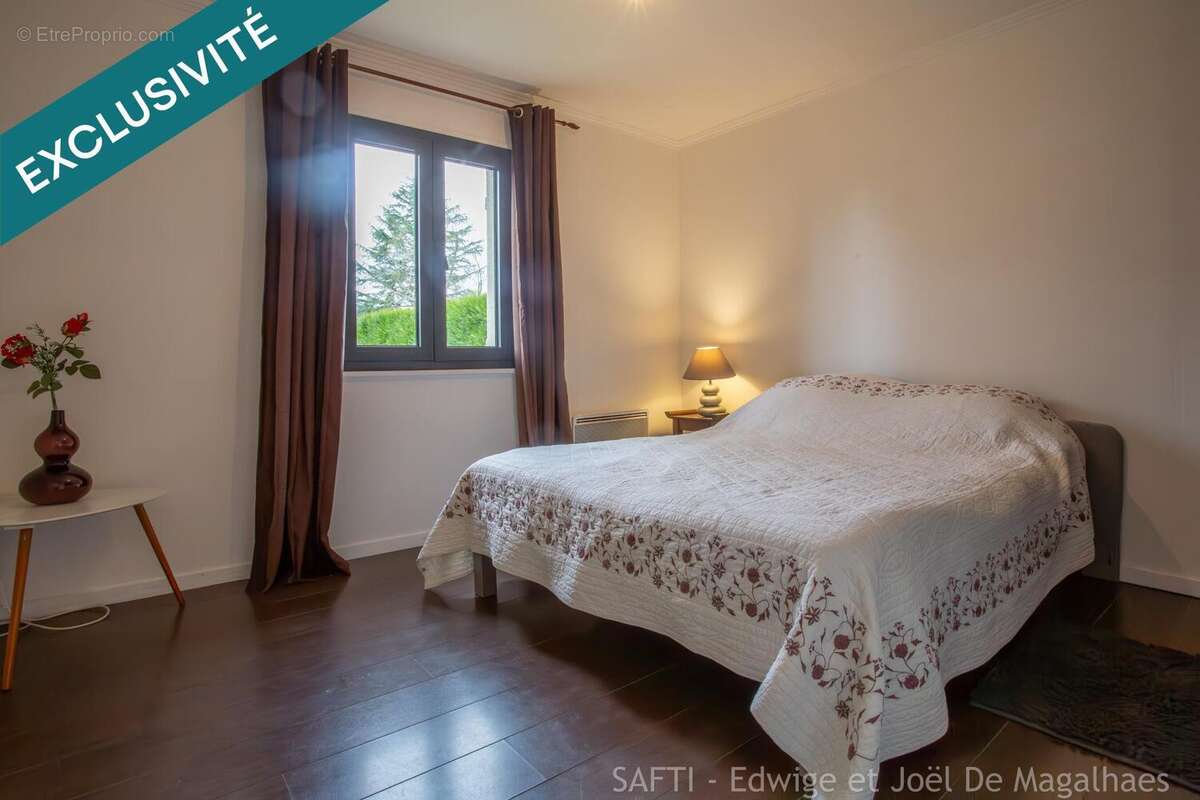 Photo 6 - Maison à LE MESNIL-SAINT-DENIS