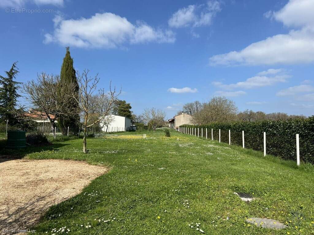 Maison à RUFFEC
