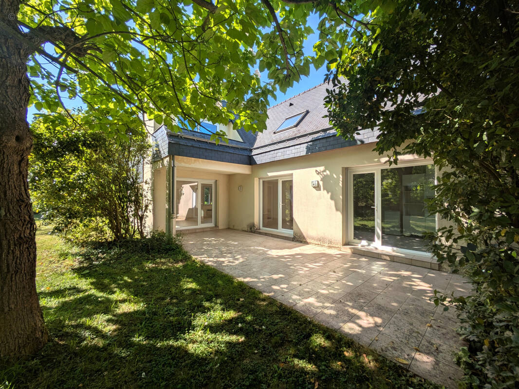 Maison à YVRE-L&#039;EVEQUE