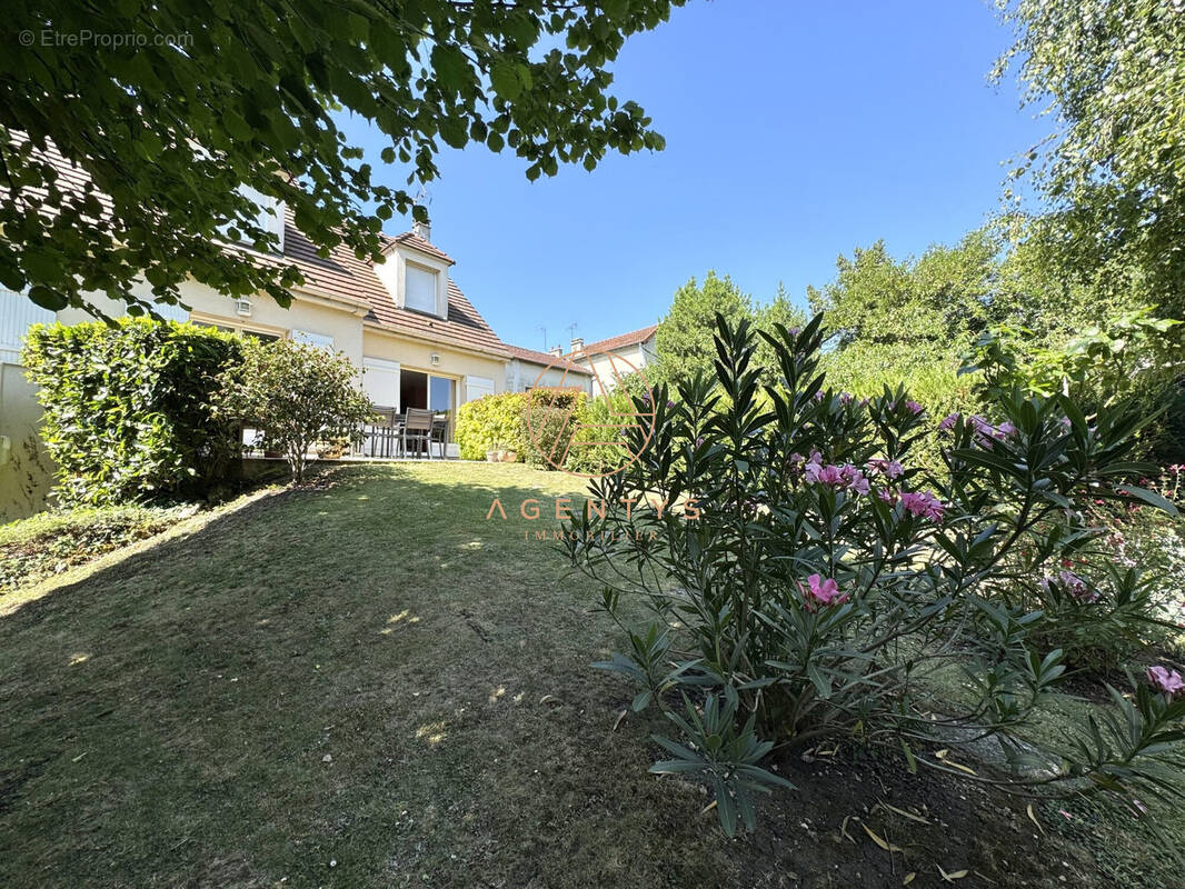 Maison à VILLIERS-SUR-MARNE
