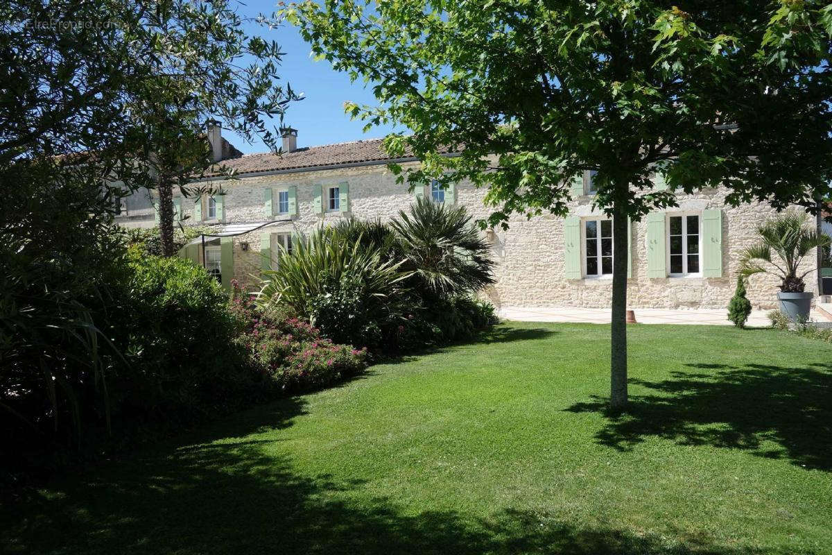 Maison à ANGLADE