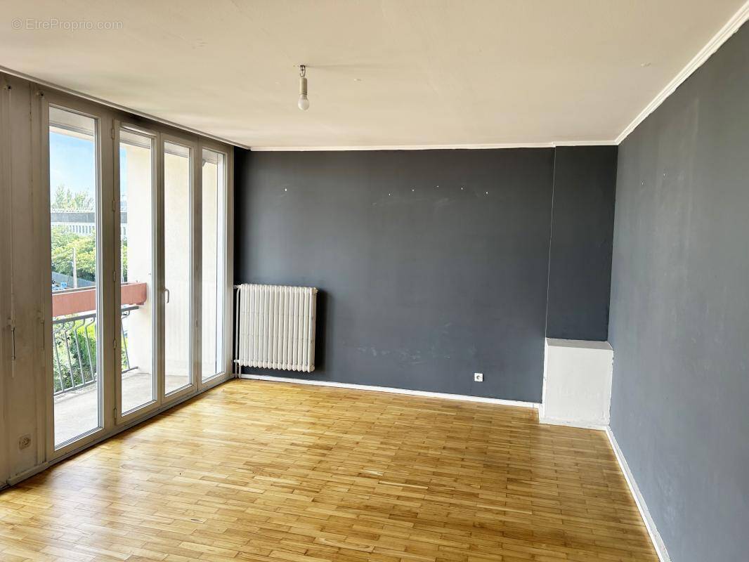 Appartement à BRON
