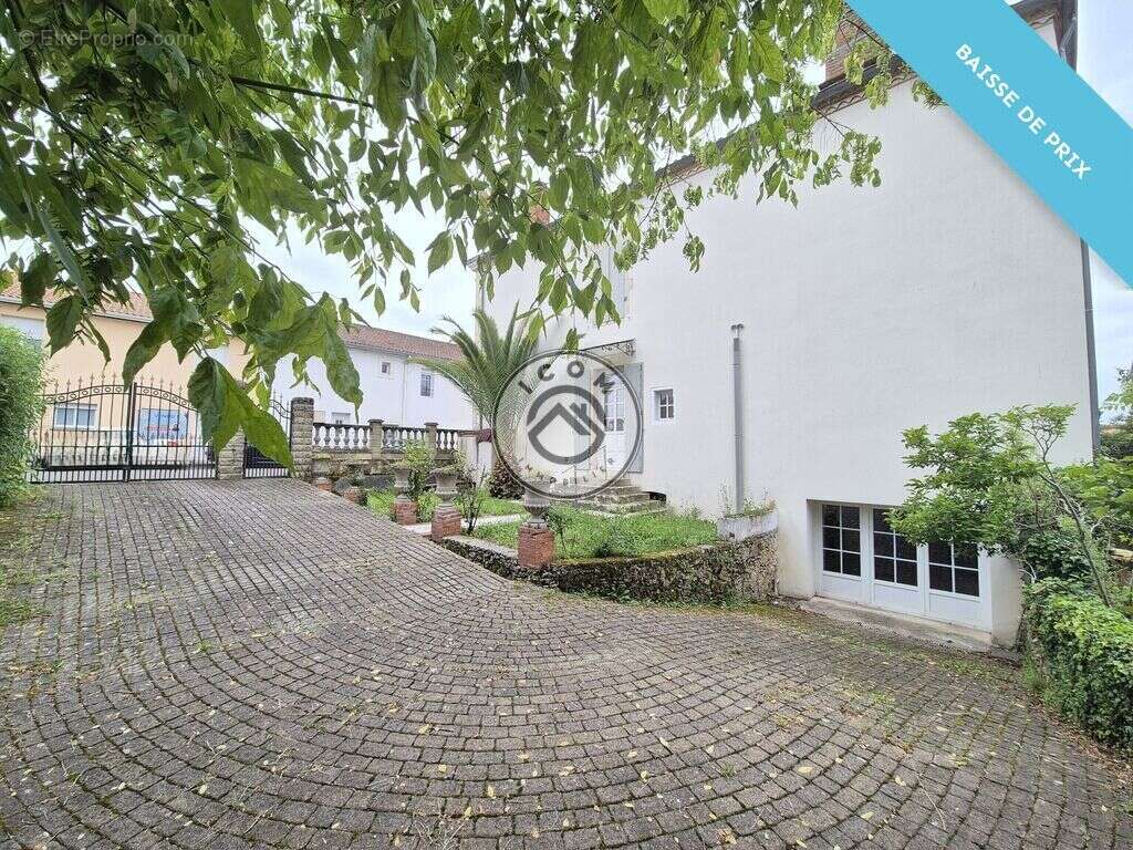 Maison à CAMPAGNE