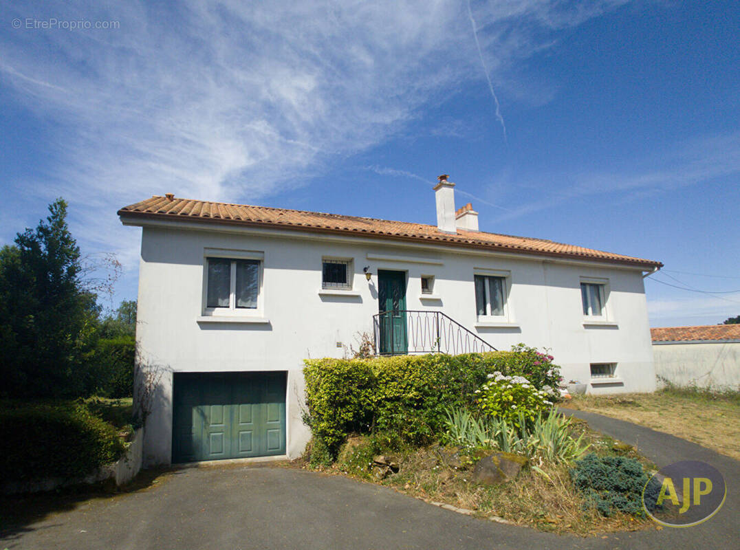 Maison à HAUTE-GOULAINE