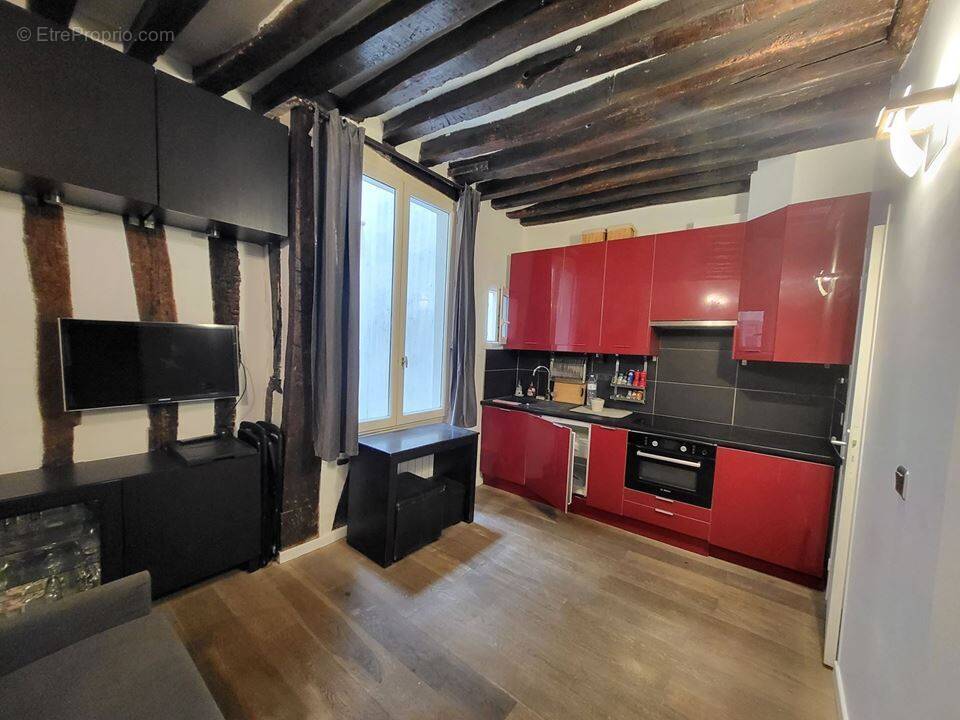 Appartement à PARIS-3E