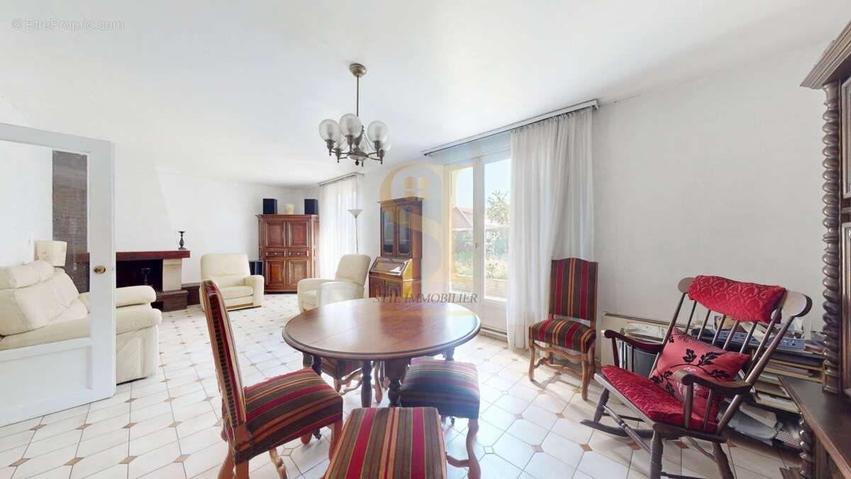 Maison à MONTGERON