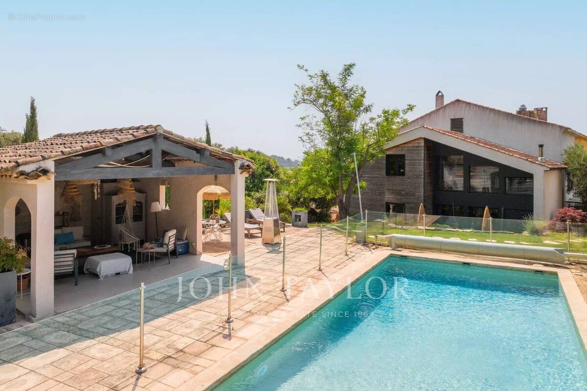 Maison à VENTABREN
