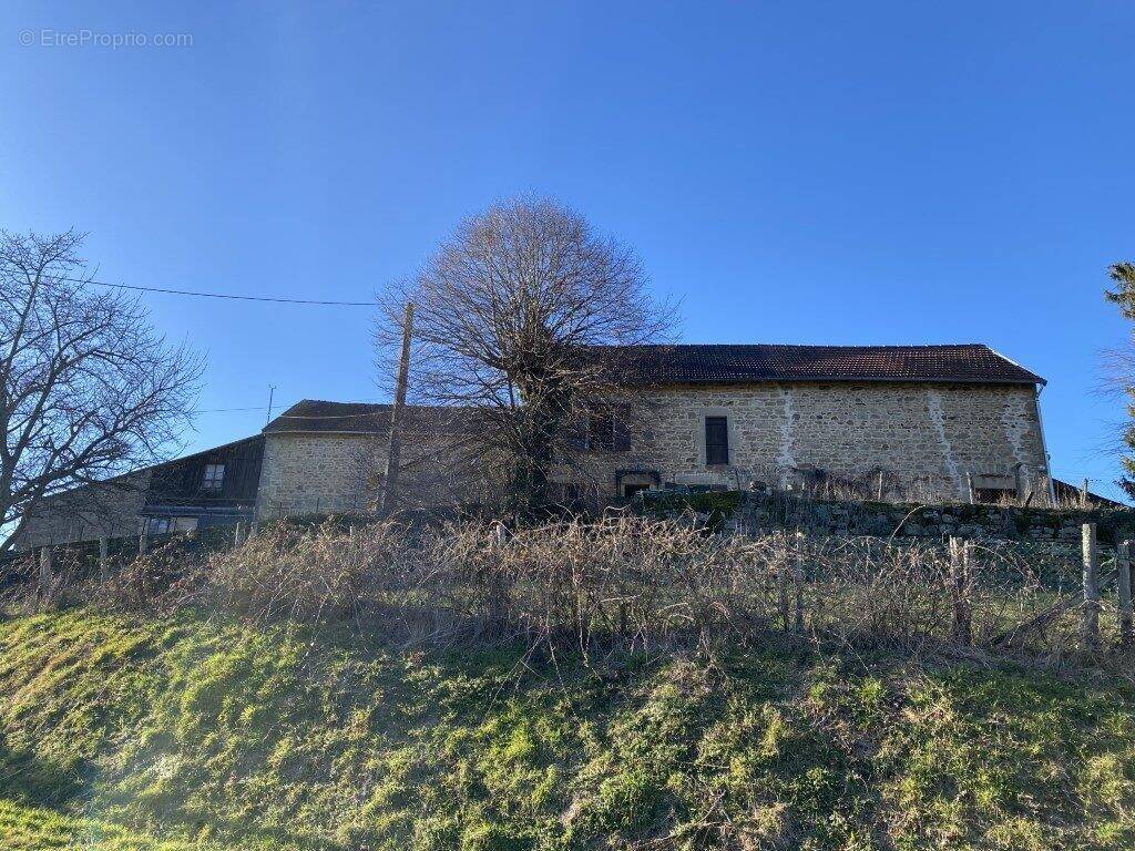Maison à EYMOUTIERS